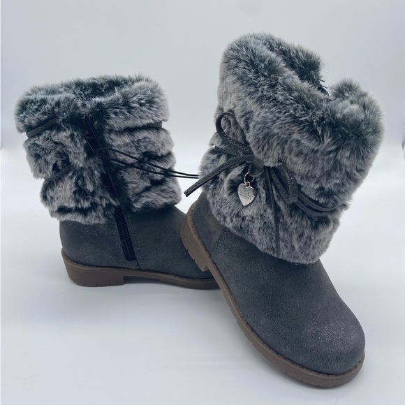 Nicole Miller Faux Fur Trim Boot toddler
boots bow heart stepping stones . - Picture 6 of 11